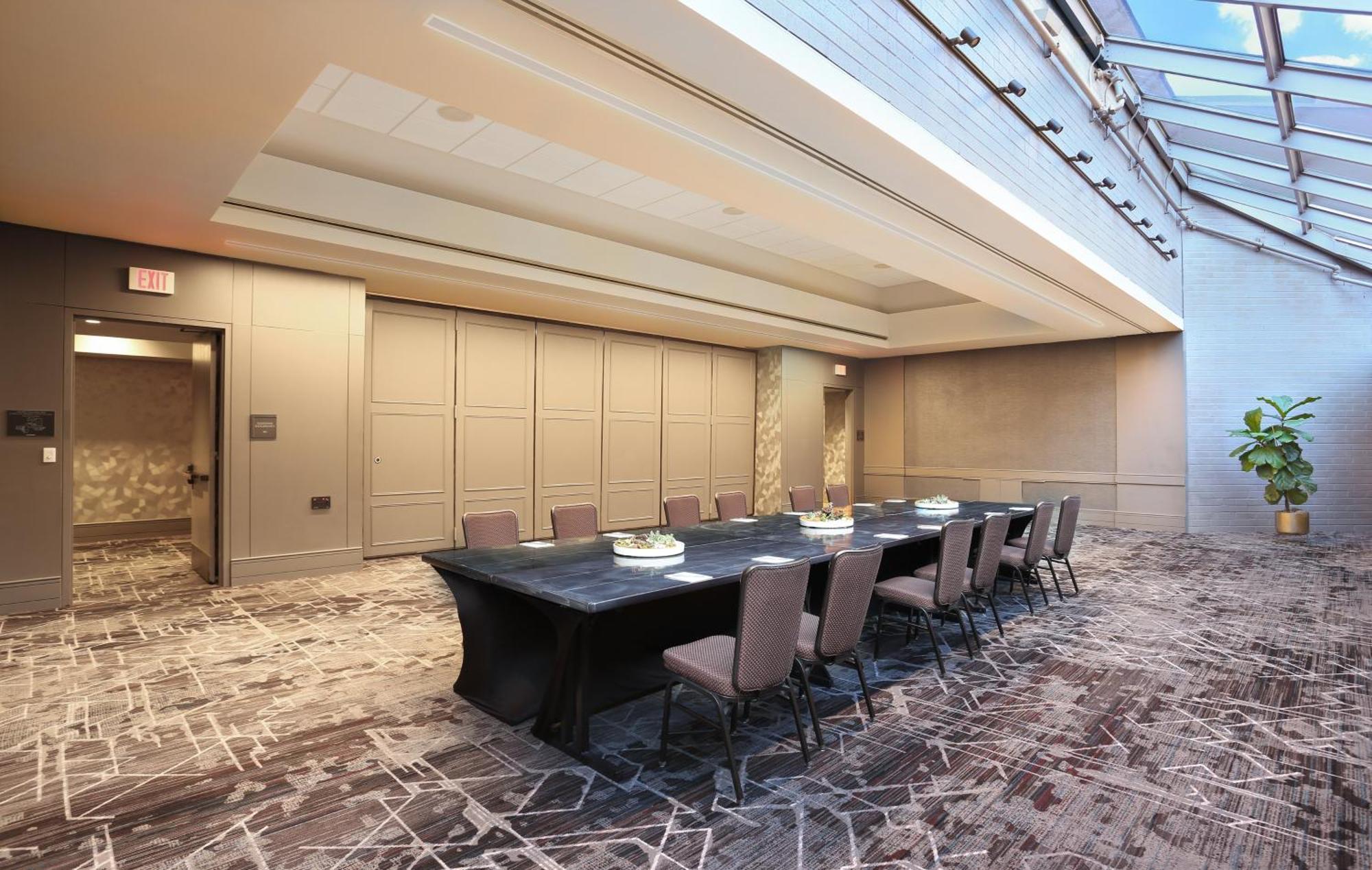 Crowne Plaza Atlanta Perimeter At Ravinia By Ihg Hotel
